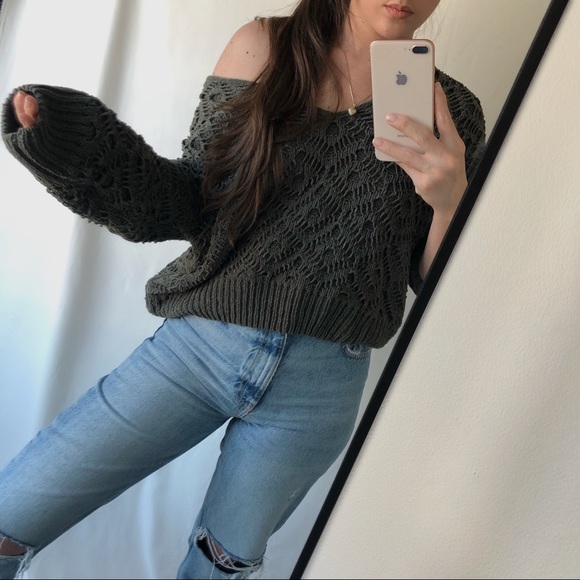 The Cropped Sweater - Picture 3 of 9